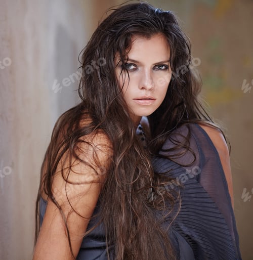 Preview: Portrait of woman