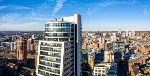 Visualização: Vista aérea do arranha-céu Bridgewater Place com vista para o horizonte da cidade de Leeds