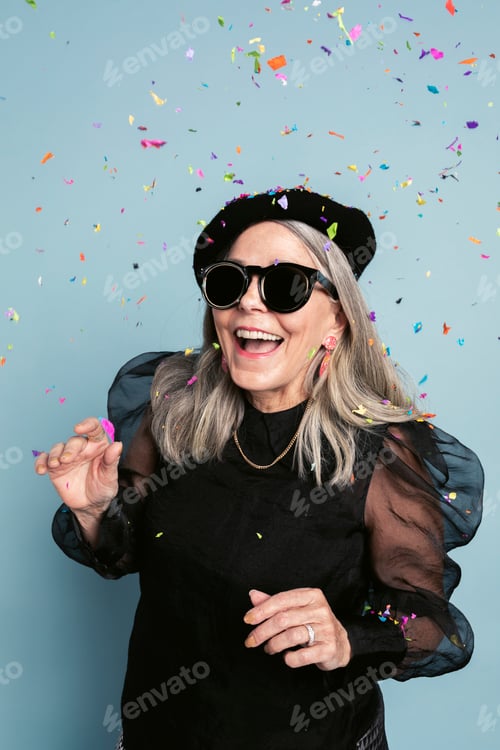 Preview: Cool grandma celebrating with confetti