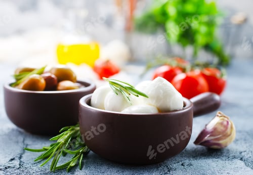 Preview: ingredients for caprese salad