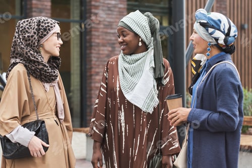 Preview: Muslim women meeting in the city