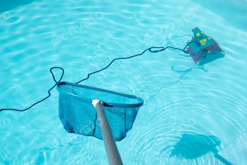 Preview: Swimming pool cleaning with Pool Skimmer and underwater cleaning robot
