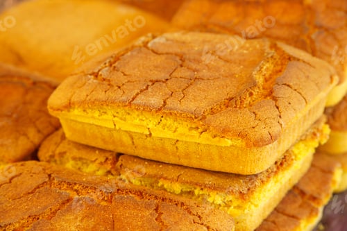 Preview: Freshly baked corn bread