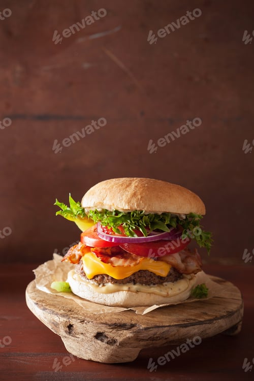 Preview: bacon cheese burger with beef patty, tomato and onion
