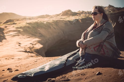 Preview: Surfer girl