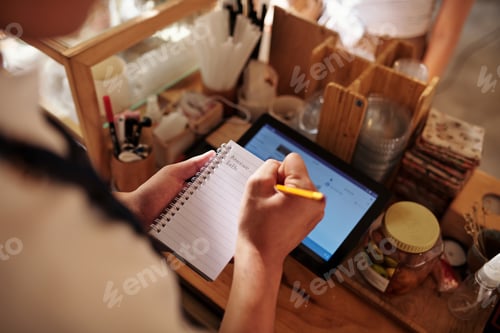 Preview: Barista Writing down Order