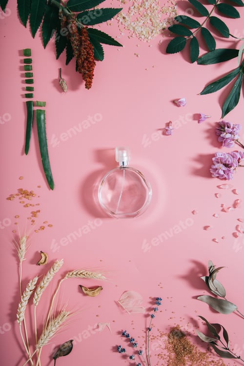 Vista previa: Spring background with aroma parfume. Flat lay