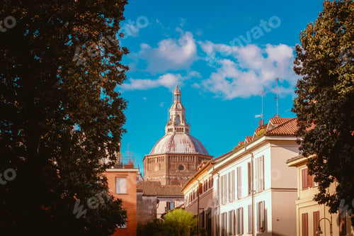 Preview: View of the dome of Pavia Cathedral among the city's houses and buildings
