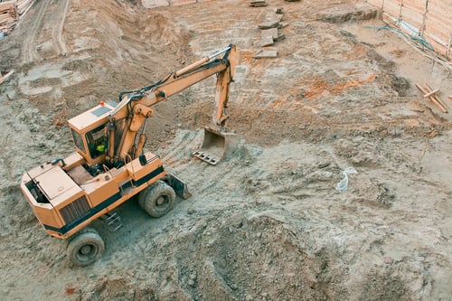 Preview: Excavator working on the construction site
