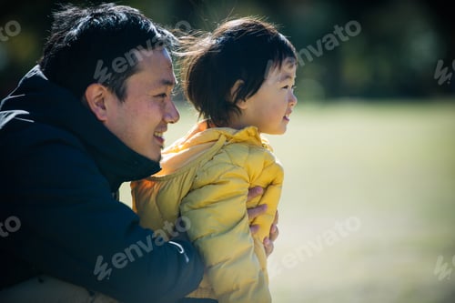 Preview: Japanese family in a park