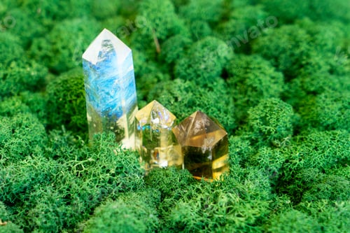 Preview: Healing crystals on brown background