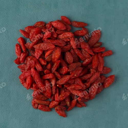 Preview: Circle of dry red goji berries