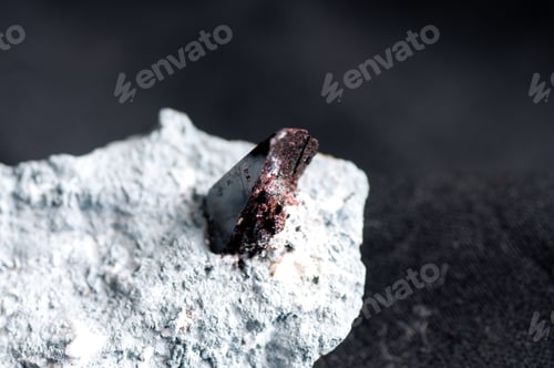 Preview: neptunite, natrolite on crossite