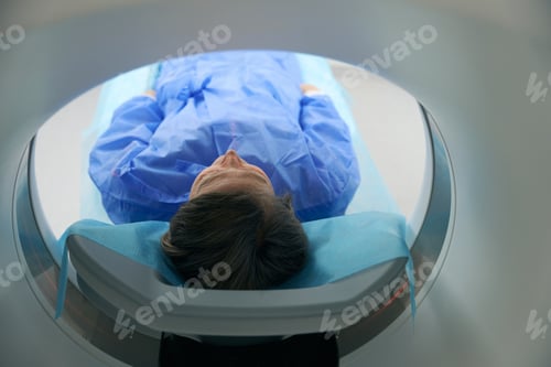 Preview: Patient was placed in the CT camera of the machine