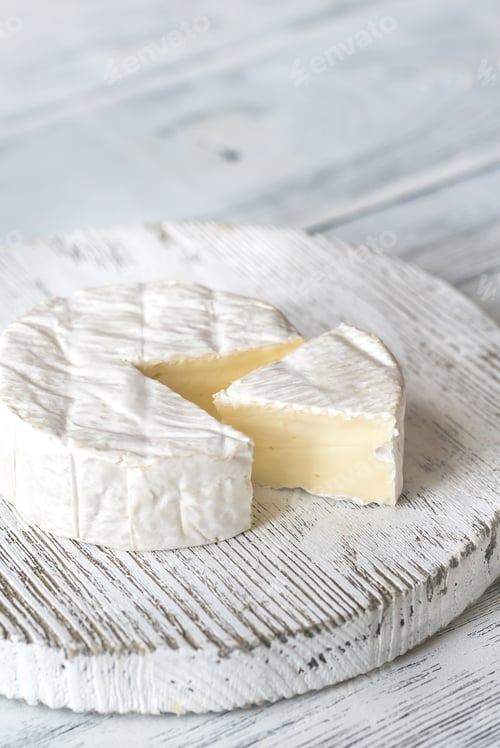 Preview: Camembert cheese on the wooden board