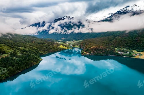 Preview: Slovenia - resort Lake Bled.
