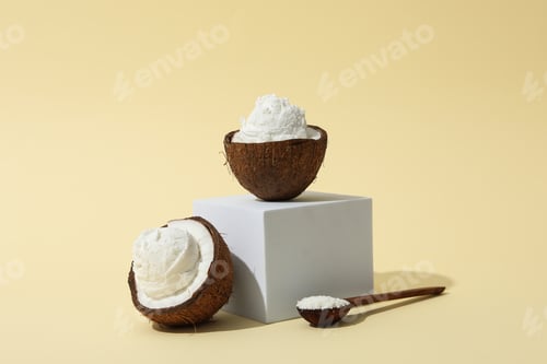 Preview: Summer dessert - ice cream, ice cream with coconut