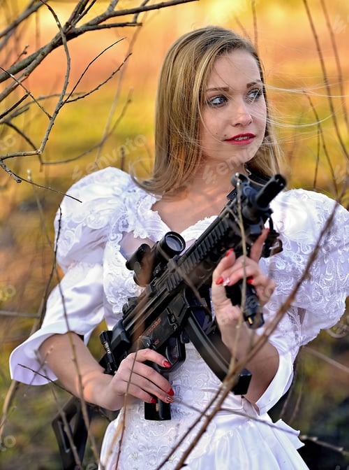 Preview: Woman With Gun