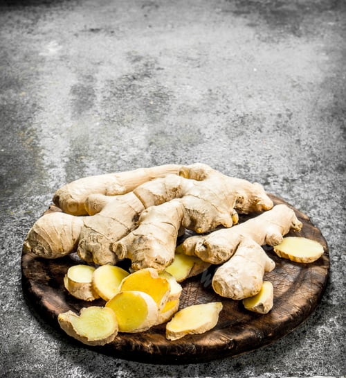 Preview: Fresh ginger on the cutting Board.