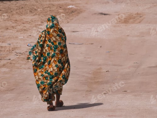 Preview: Muslim woman from behind
