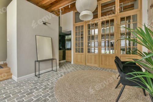 Preview: An empty room with a workplace
