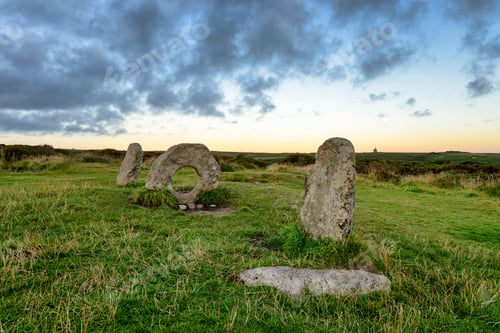 Preview: Men-An-Tol