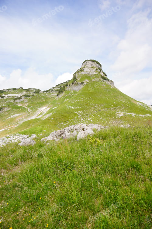 Preview: Alp mountains covered with grass in Ausseerland, Austria