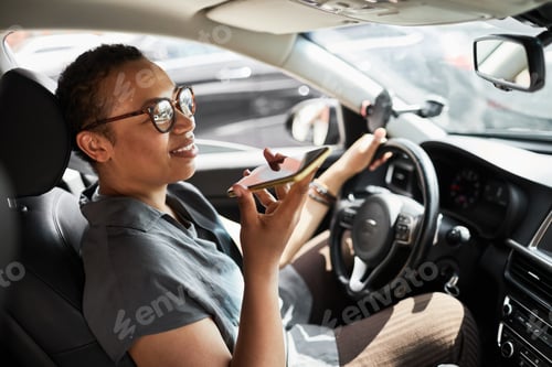 Preview: Driver talking on mobile phone