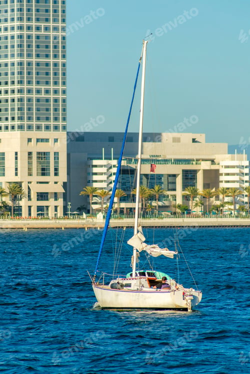 Preview: Beautiful shot of Coronado bay in San Diego, USA
