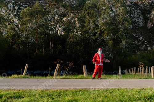 Preview: santa claus with skateboard