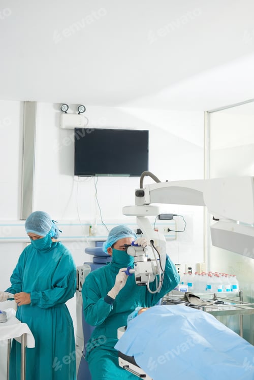 Preview: Preparing patient for eye surgery