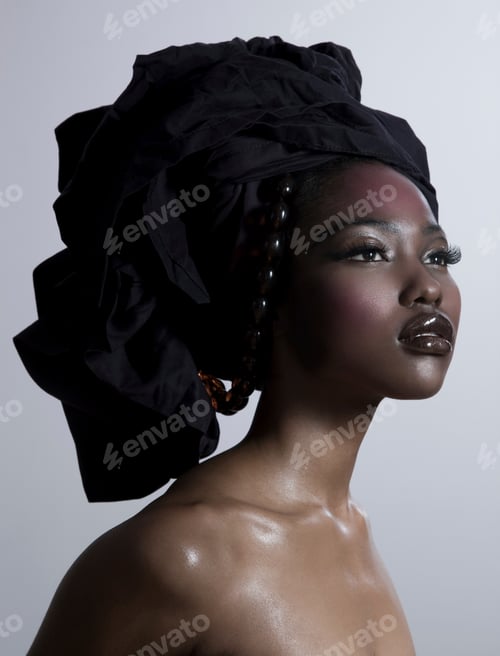 Preview: Elegant beauty in a striking headwrap