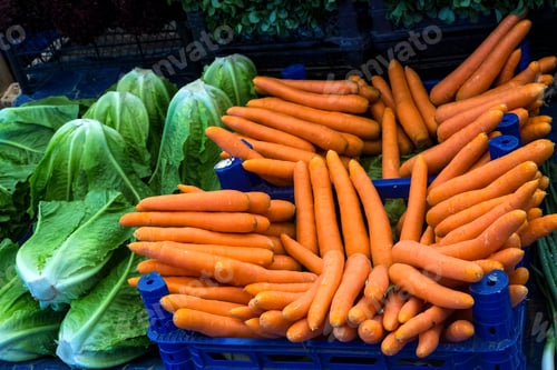 Preview: Fresh organic vegetables; carrot and lettuce at the grocery store