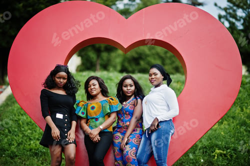 Preview: Group of african womens