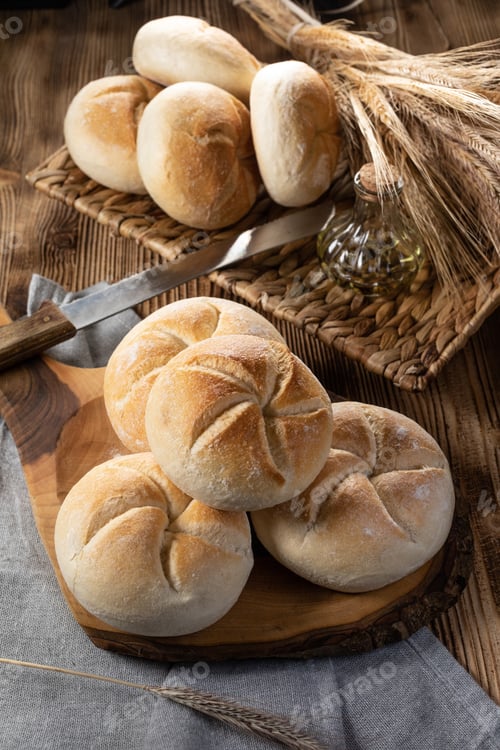 Preview: Fresh bread for breakfast.