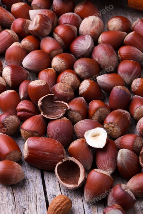 Preview: hazelnuts