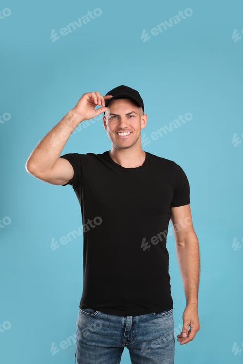 Preview: Smiling Man in T-Shirt and Baseball Cap