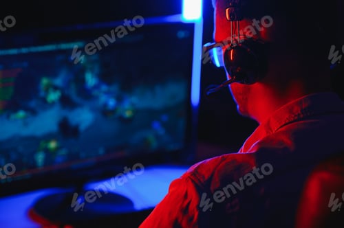 Preview: Gamer playing a first person shooter on high end pc.