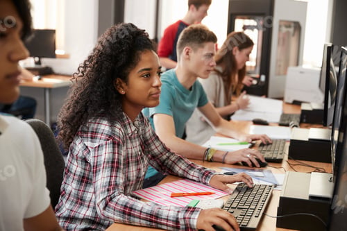 Preview: Design Students Working On Computers In CAD/3D Printing Lab