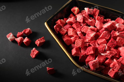 Preview: Freeze-dried diced strawberries as a snack.