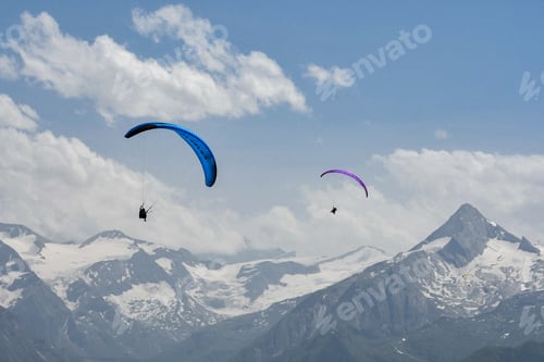 Preview: Paragliding in the Alps