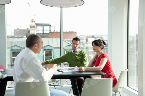 Preview: Relaxed business meeting