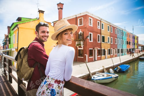 Preview: Couple travelling in Venice, Italy
