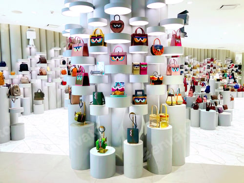 Preview: Handbag display
