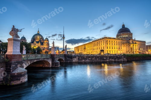 Preview: Panorama of the City Palace, the Cathedral and the TV Tower