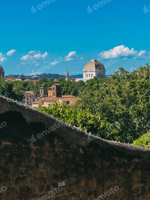 Preview: A city view with a large dome in the background