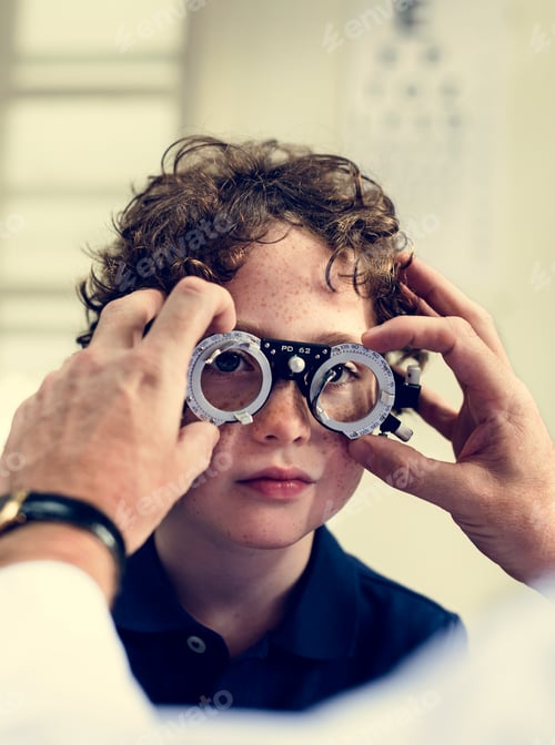 Preview: Little boy getting his eyes checked