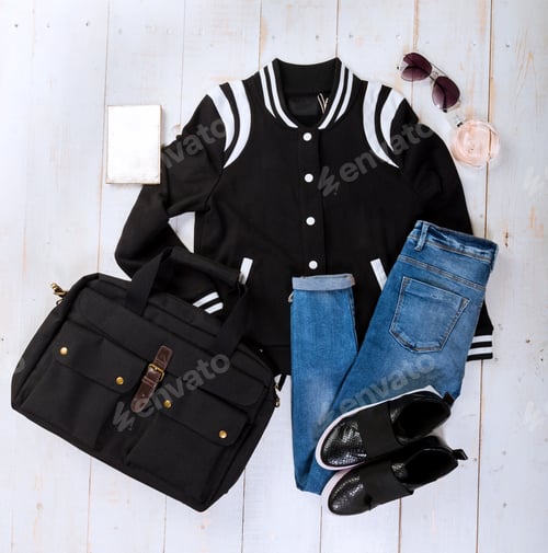 Preview: Overhead view of woman's casual outfits