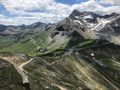 Preview: Beautiful mountains landscape in the summer
