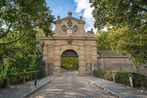 Vista previa: Leopold Gate at Vysehrad - Prague, Czech Republic
